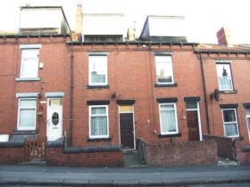 4 bedroom Terraced f...